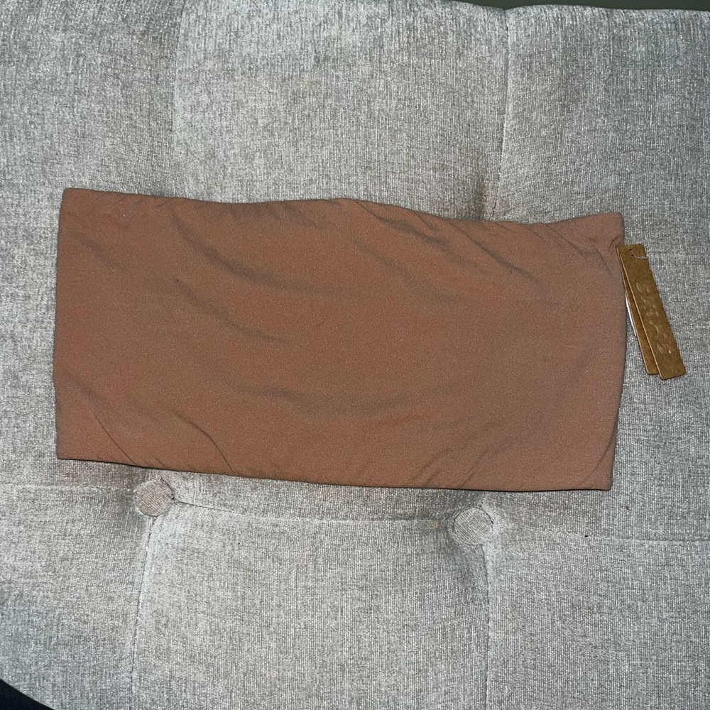 Skims bra color is sienna new size small